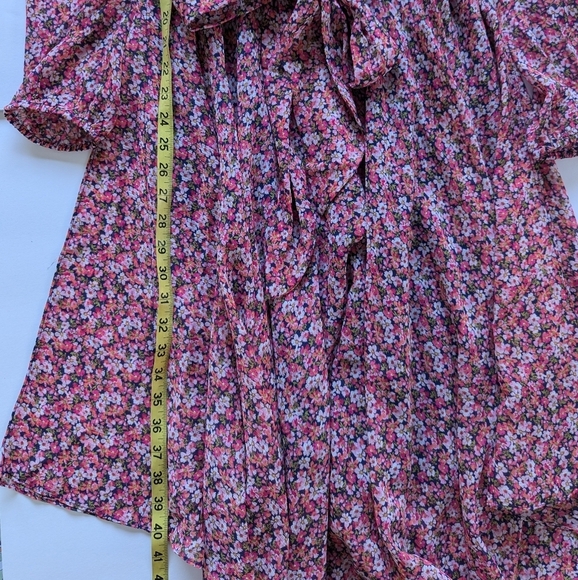 Express Ditsy Floral Button Front Belted Midi Dress Handkerchief Hem Pink White - Picture 13 of 14